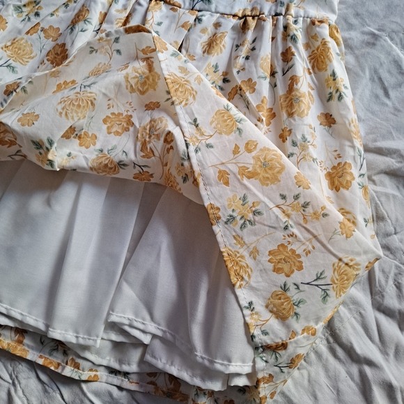 Cynthia Rowley Cream And Gold Floral Lined Dress, NWT 4T - Picture 4 of 8